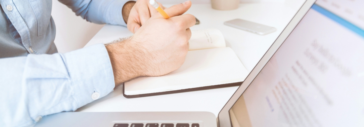 How to choose the best HRMS for business efficiency.