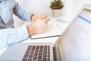 How to choose the best HRMS for business efficiency.