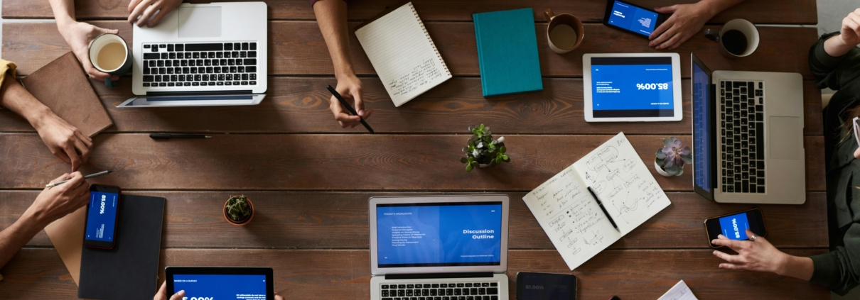 HRMS benefits for performance management and employee evaluations.